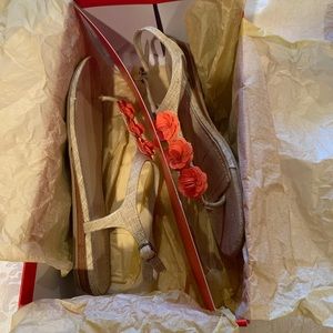 Adrienne Vittadini Tigger Sandals in Box EUC